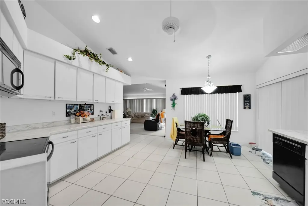 2041 SE 16th Street Cape Coral FL 33990