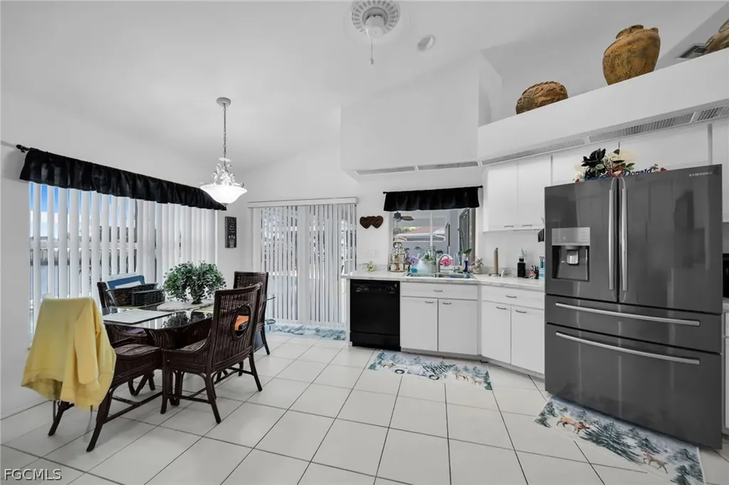 2041 SE 16th Street Cape Coral FL 33990