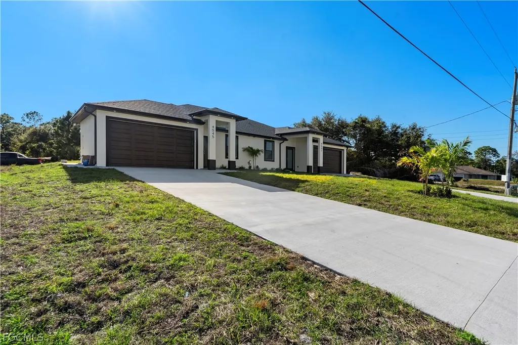 4649/4651 24th Street SW Lehigh Acres FL 33973