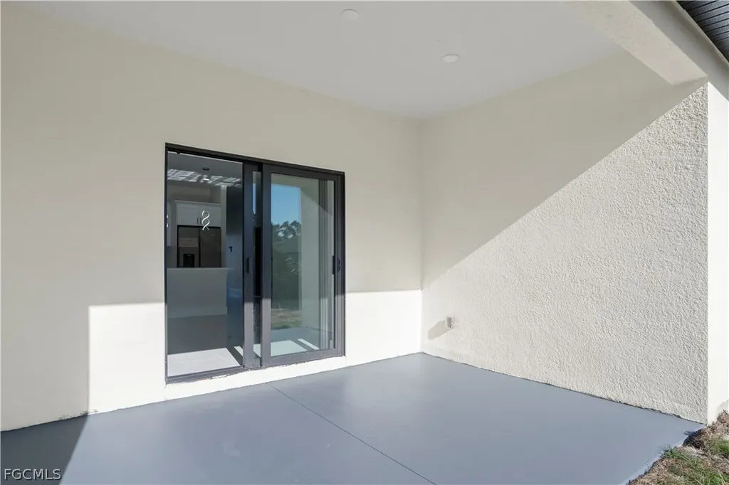 4649/4651 24th Street SW Lehigh Acres FL 33973