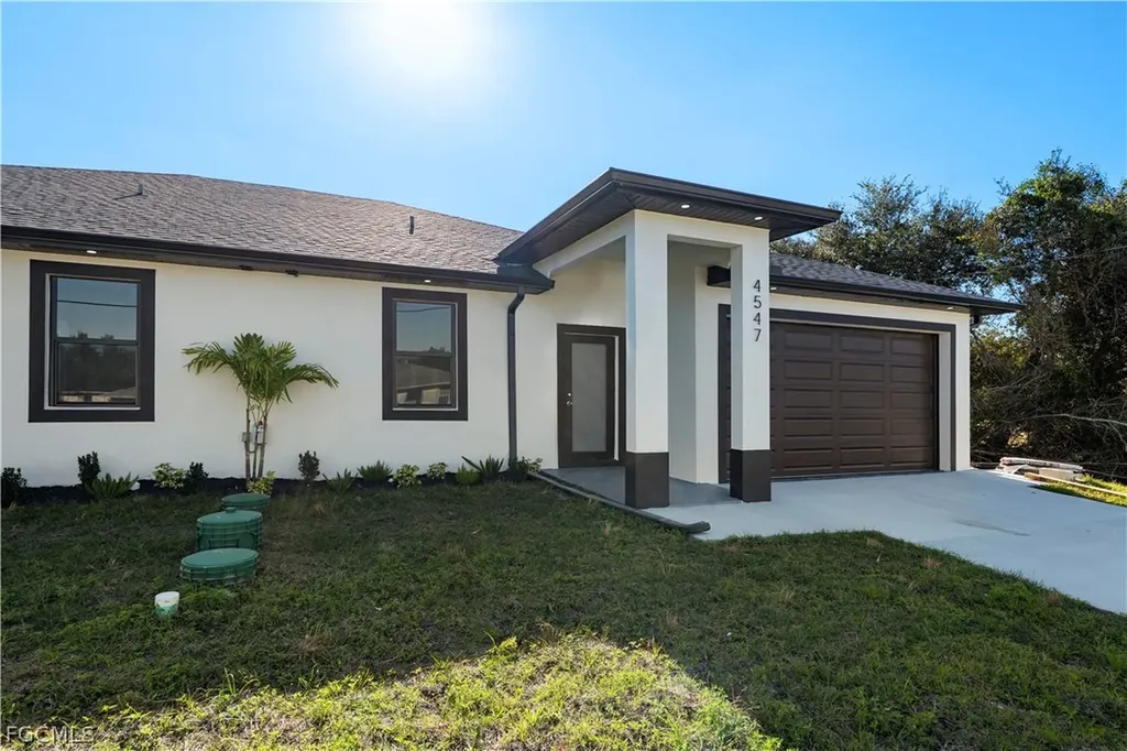 4649/4651 24th Street SW Lehigh Acres FL 33973