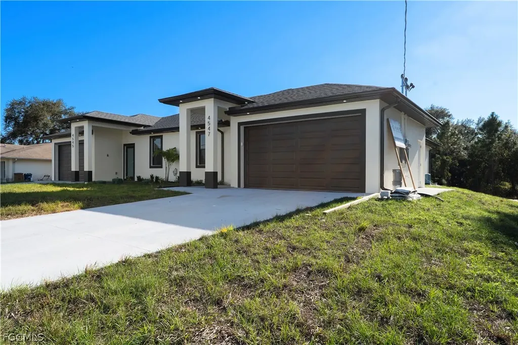 4649/4651 24th Street SW Lehigh Acres FL 33973