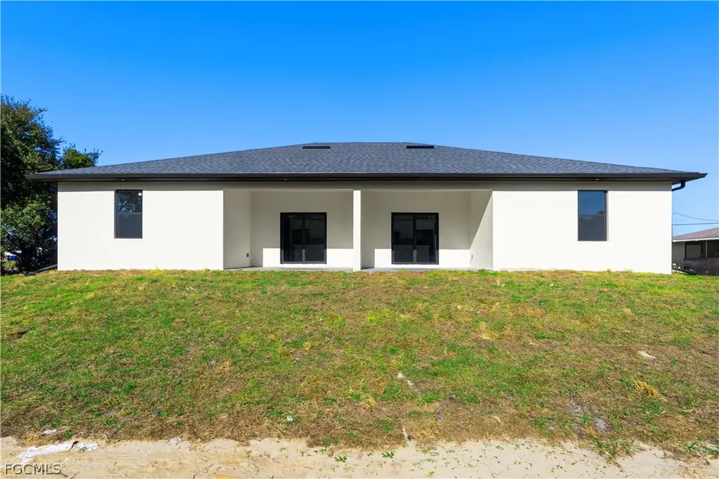 4649/4651 24th Street SW Lehigh Acres FL 33973