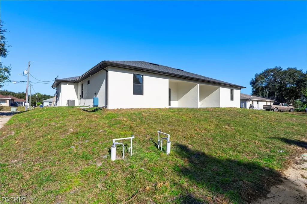 4649/4651 24th Street SW Lehigh Acres FL 33973