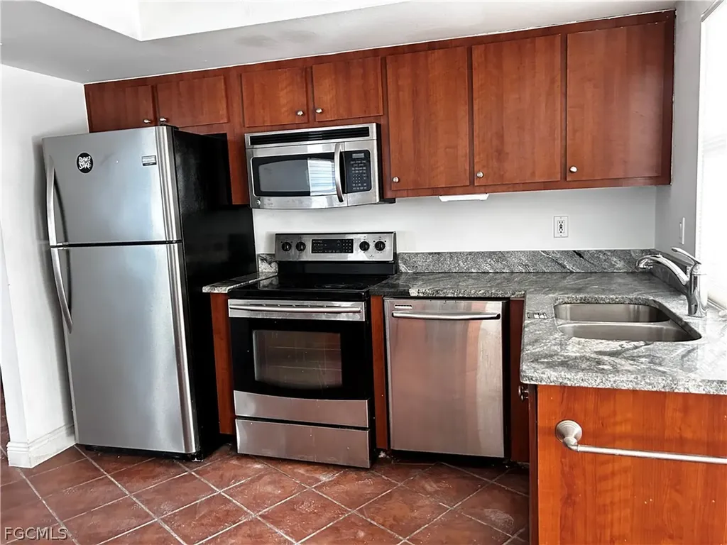 310 SE 29th Terrace Cape Coral FL 33904