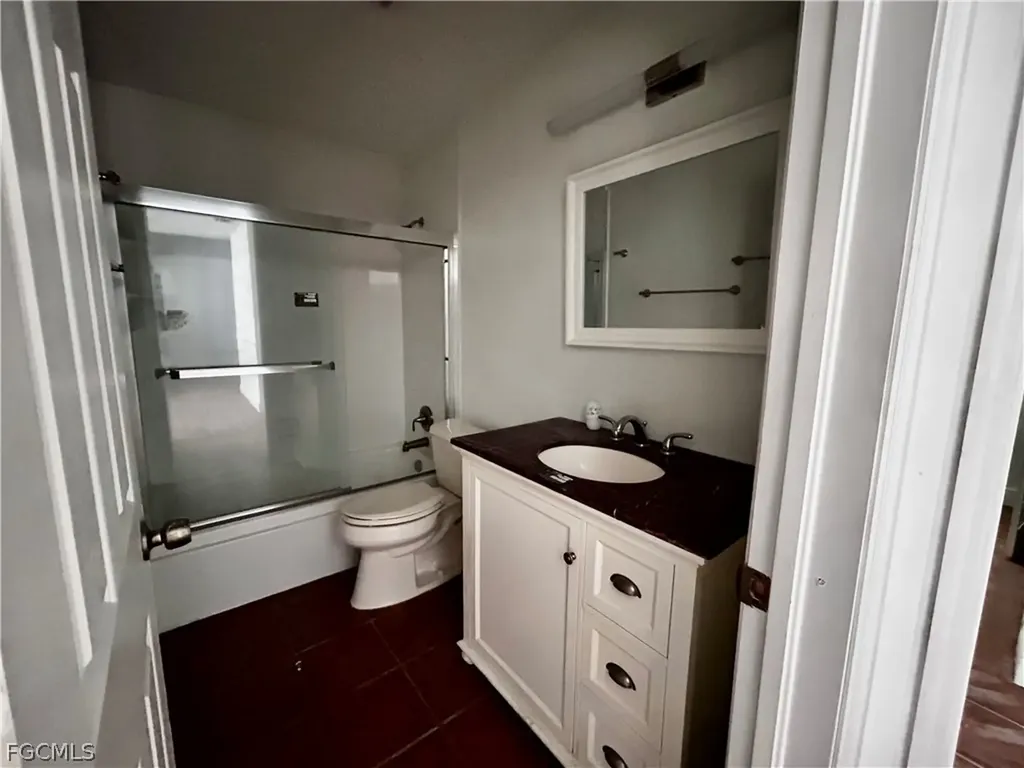 310 SE 29th Terrace Cape Coral FL 33904