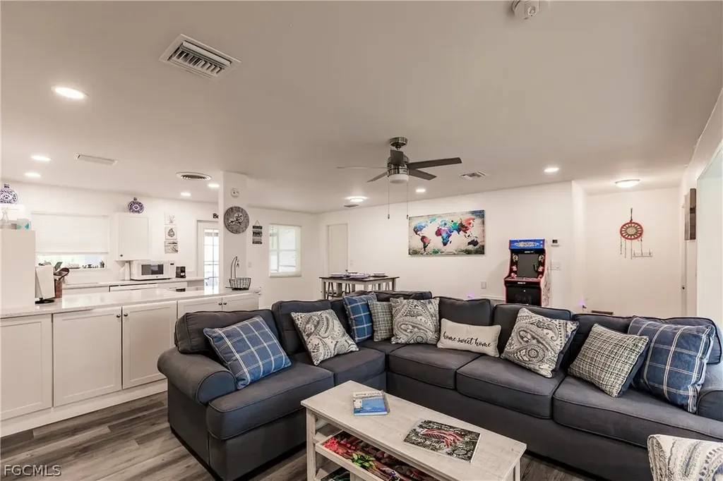1942 Roseate Lane Sanibel FL 33957
