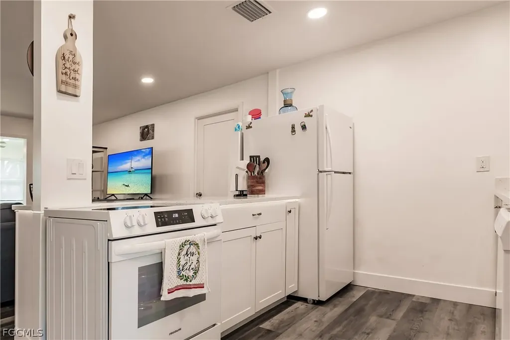 1942 Roseate Lane Sanibel FL 33957