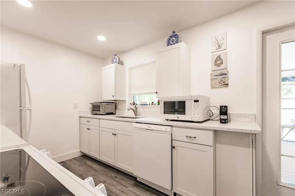 1942 Roseate Lane Sanibel FL 33957