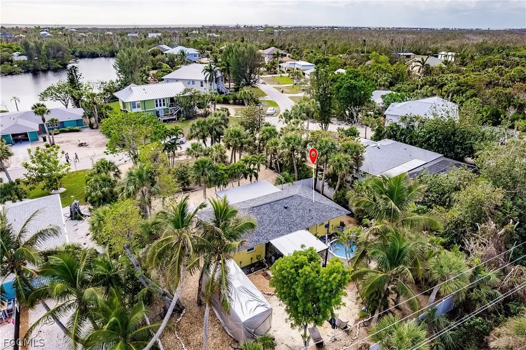 1942 Roseate Lane Sanibel FL 33957