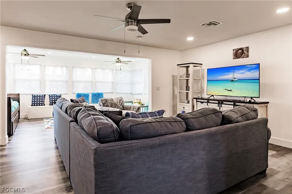 1942 Roseate Lane Sanibel FL 33957