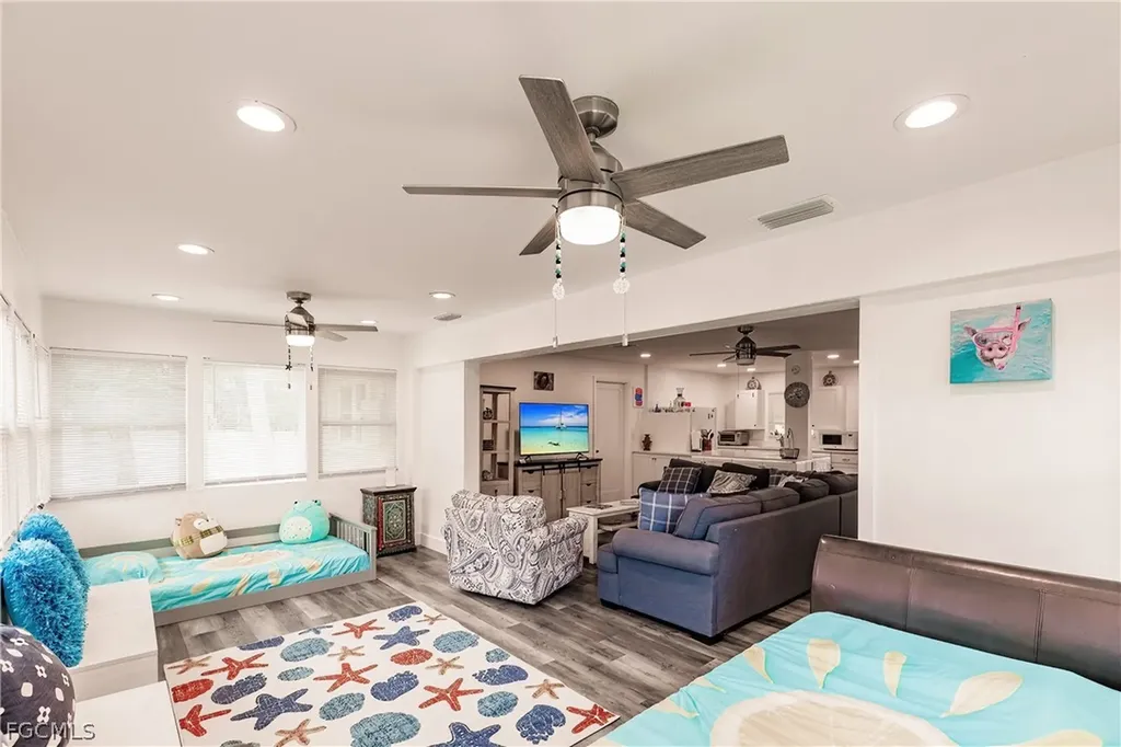 1942 Roseate Lane Sanibel FL 33957