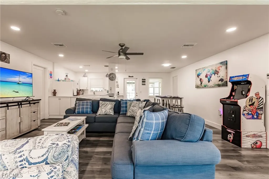 1942 Roseate Lane Sanibel FL 33957