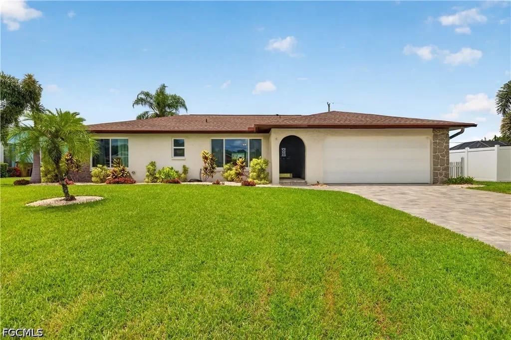 1220 Everest Parkway Cape Coral FL 33904