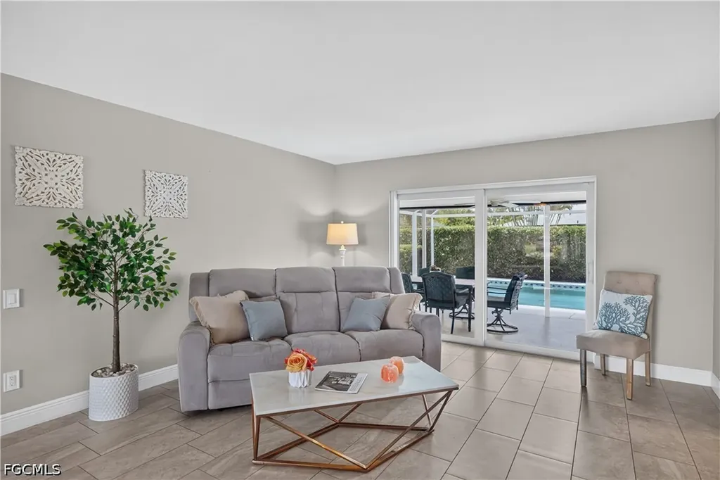 1220 Everest Parkway Cape Coral FL 33904