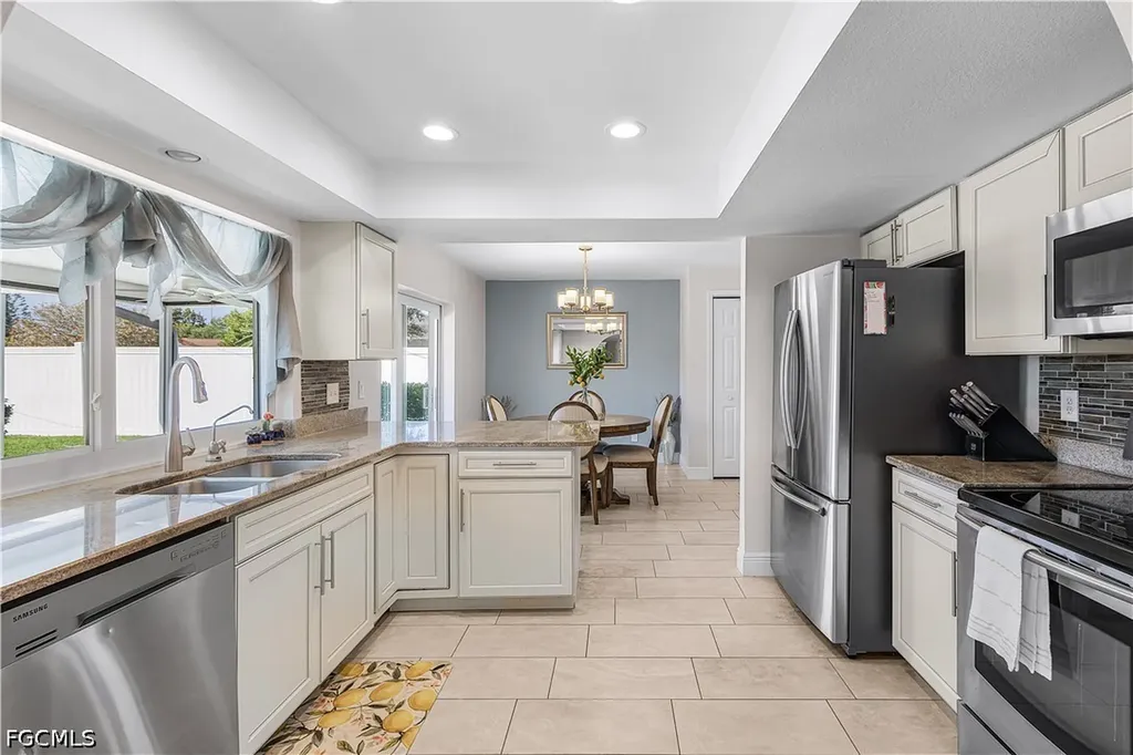 1220 Everest Parkway Cape Coral FL 33904