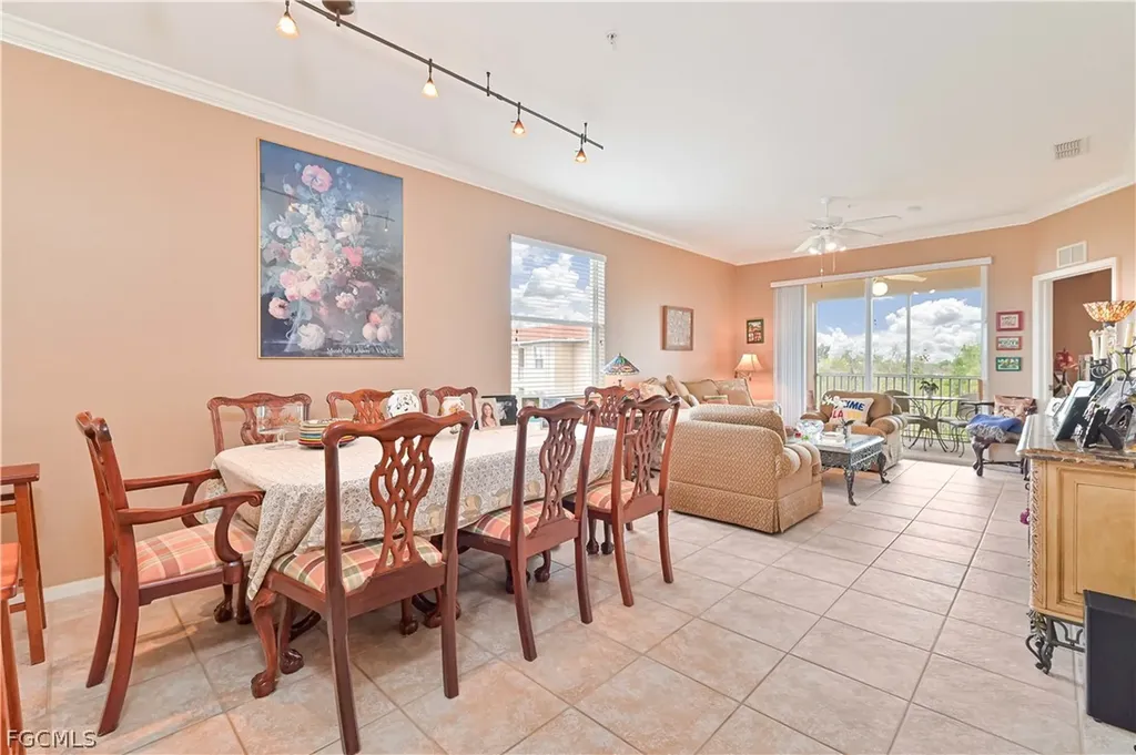 8251 Pathfinder Loop Fort Myers FL 33919