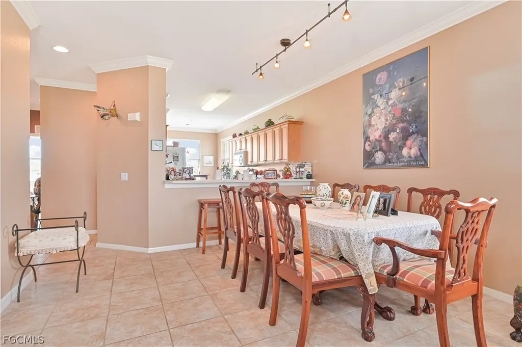 8251 Pathfinder Loop Fort Myers FL 33919