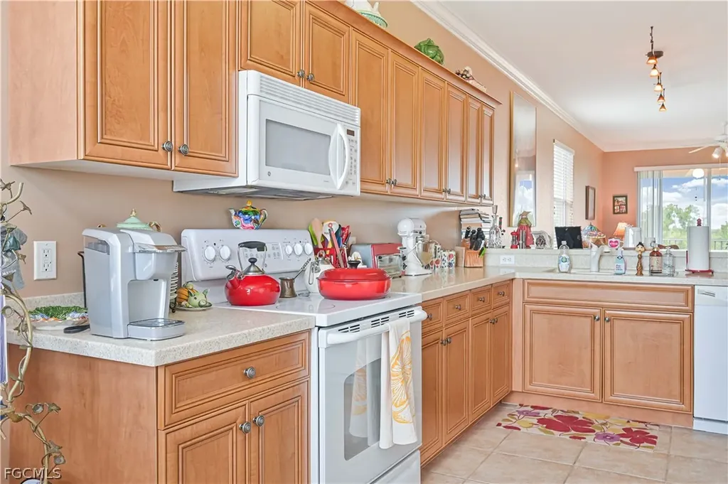 8251 Pathfinder Loop Fort Myers FL 33919