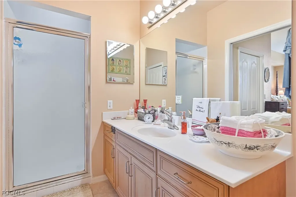8251 Pathfinder Loop Fort Myers FL 33919