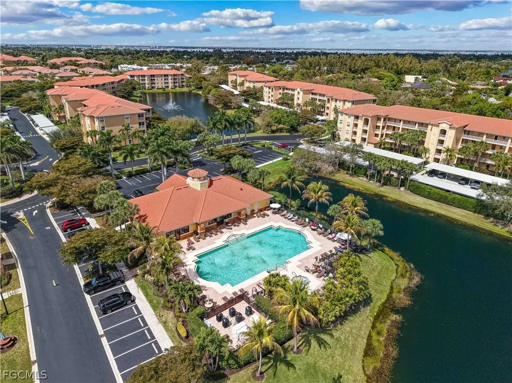 8251 Pathfinder Loop Fort Myers FL 33919