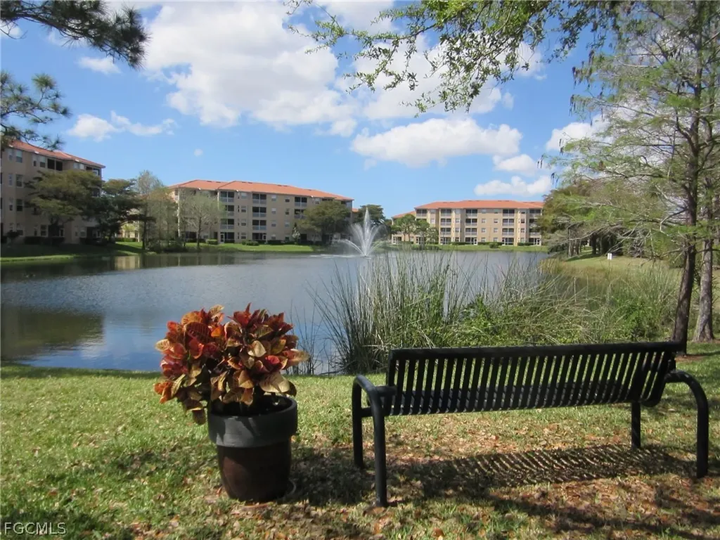 8251 Pathfinder Loop Fort Myers FL 33919