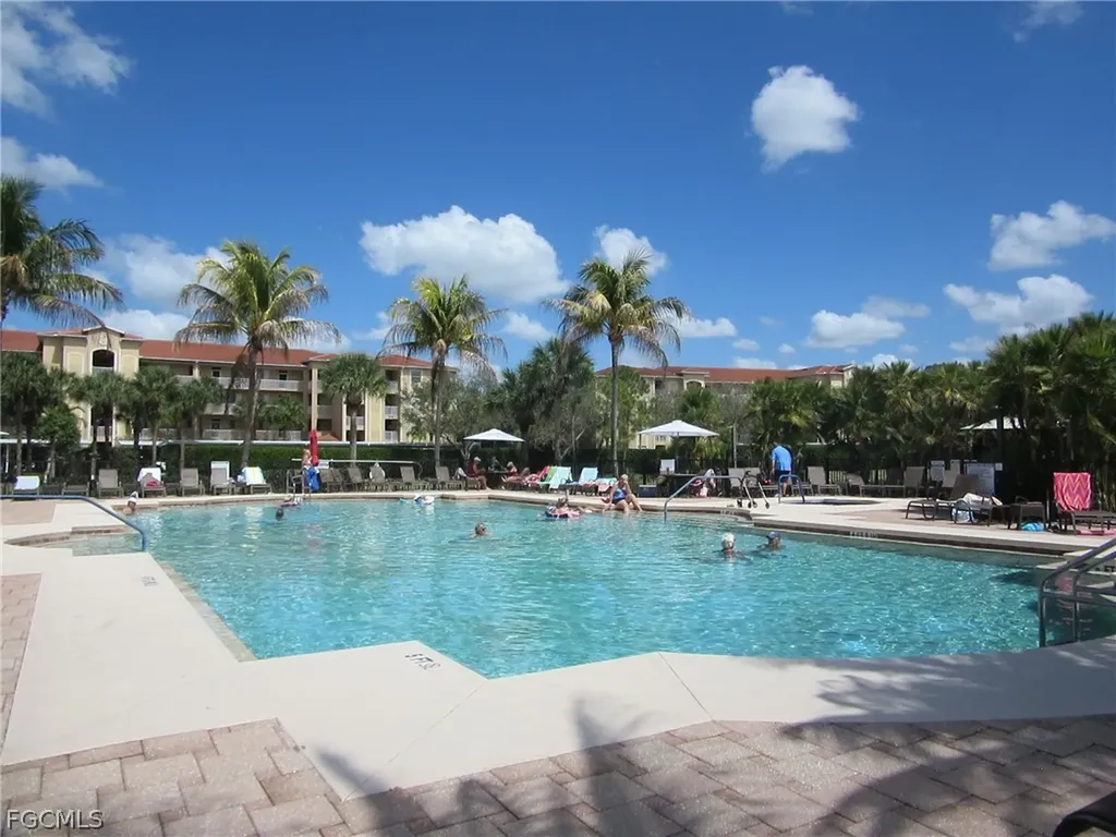 8251 Pathfinder Loop Fort Myers FL 33919