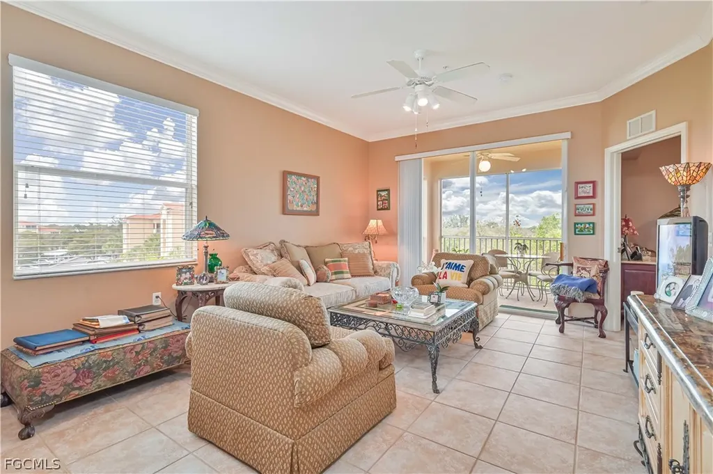 8251 Pathfinder Loop Fort Myers FL 33919
