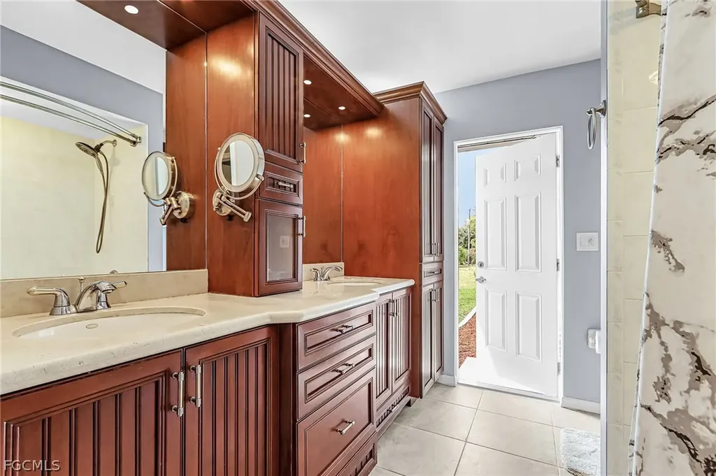 6861 Cadet Avenue Fort Myers FL 33905