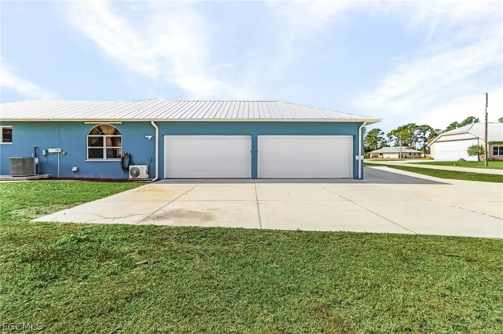 6861 Cadet Avenue Fort Myers FL 33905