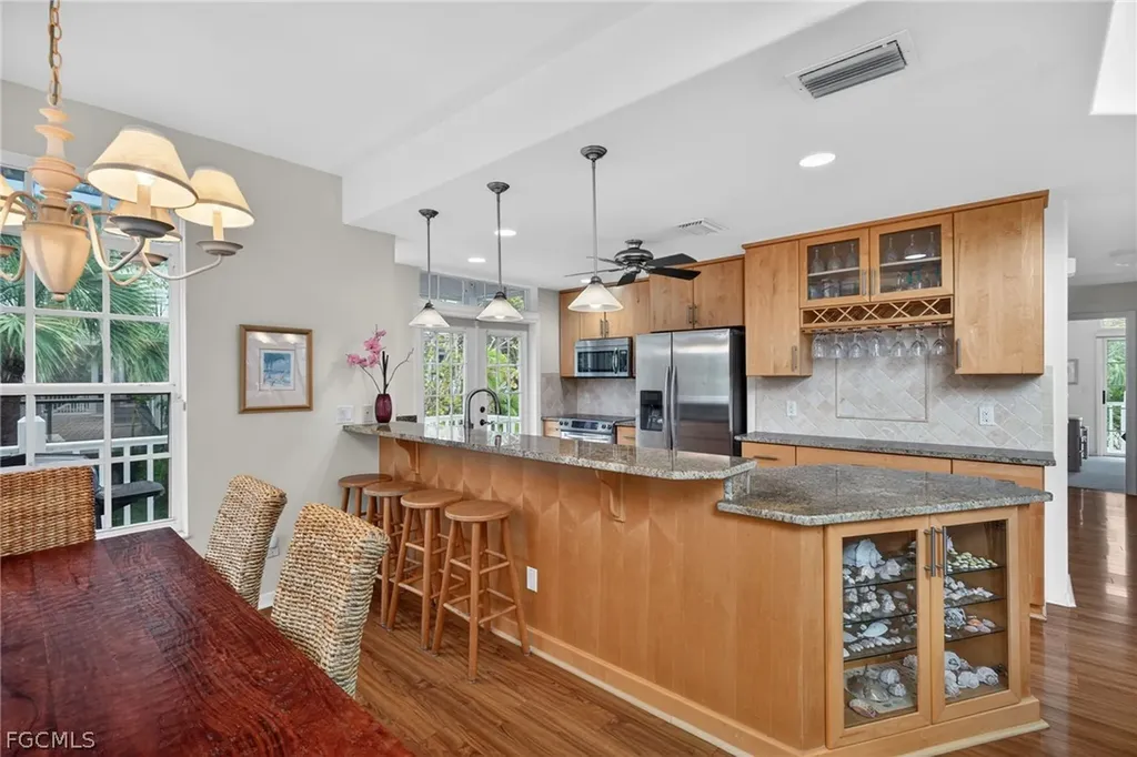 927 Almas Court Sanibel FL 33957