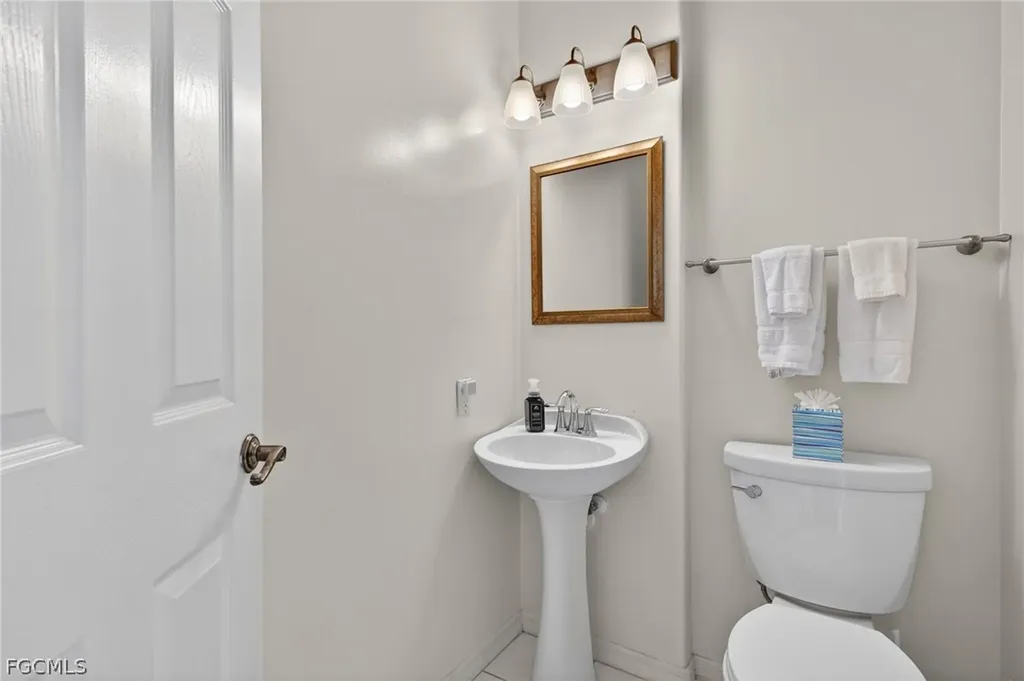 927 Almas Court Sanibel FL 33957