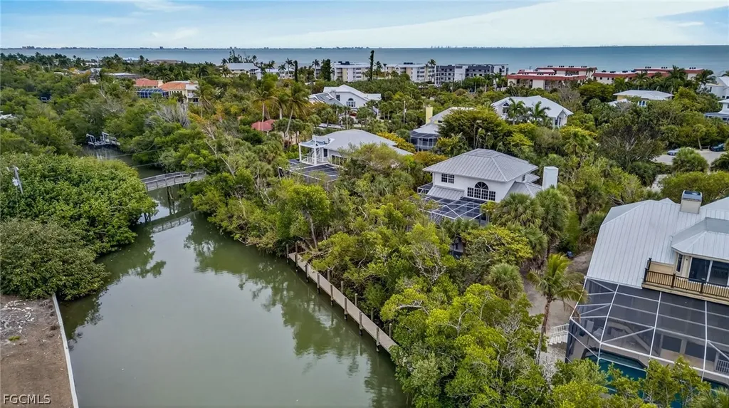 927 Almas Court Sanibel FL 33957