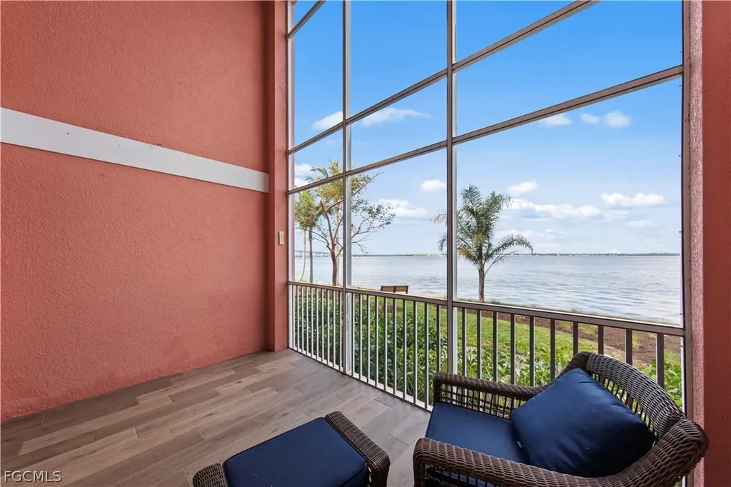 2745 1st Street Fort Myers FL 33916