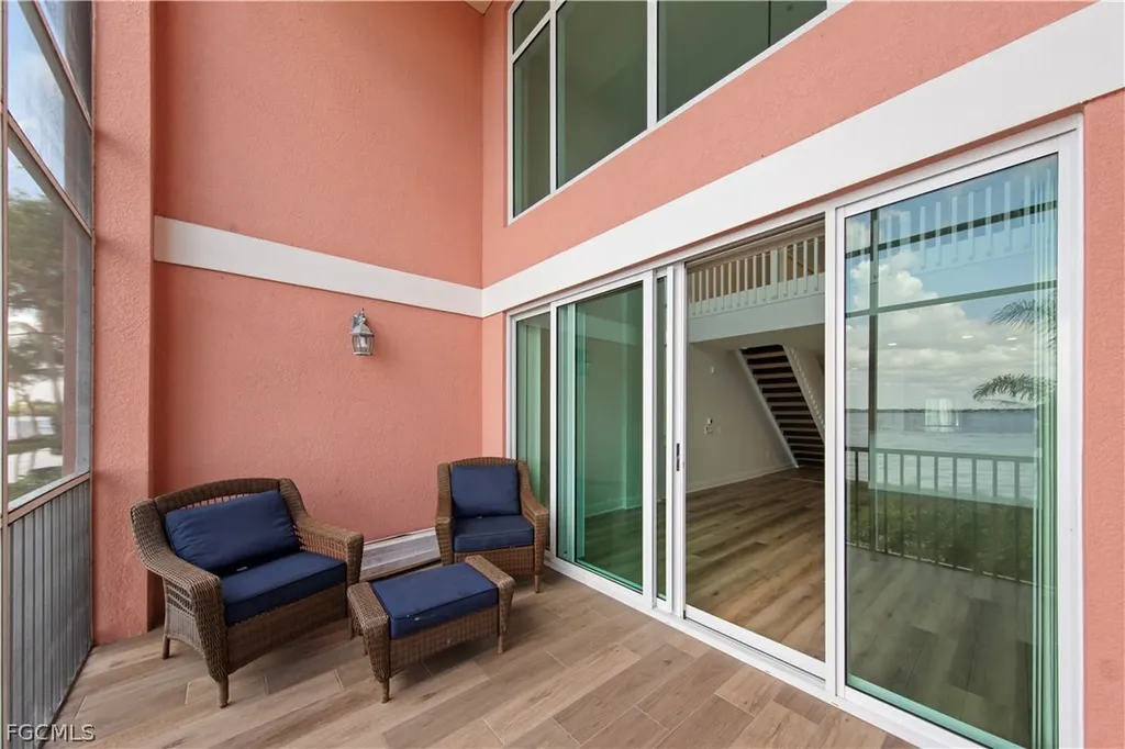 2745 1st Street Fort Myers FL 33916