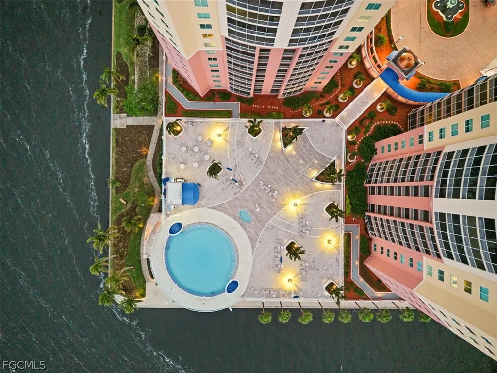 2745 1st Street Fort Myers FL 33916