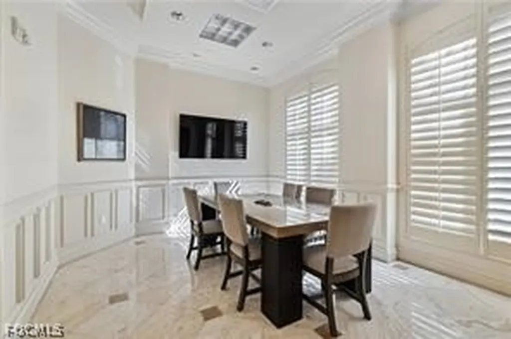 2745 1st Street Fort Myers FL 33916