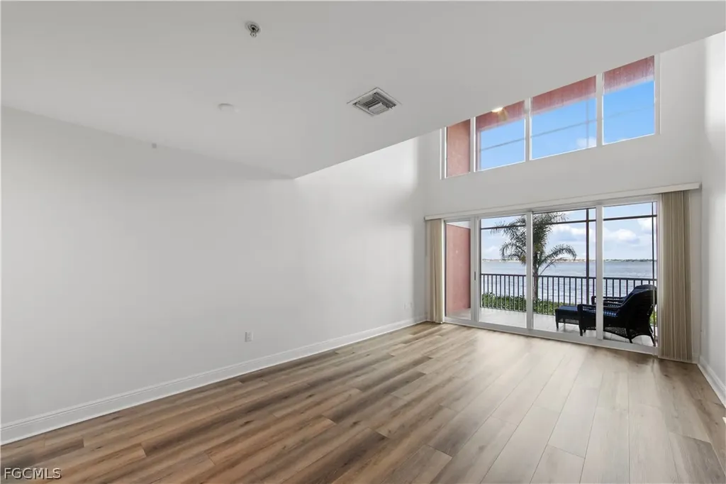 2745 1st Street Fort Myers FL 33916