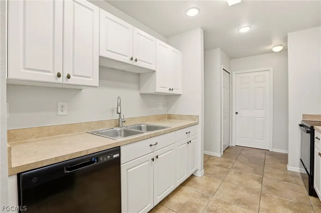 2607 30th Street SW Lehigh Acres FL 33976