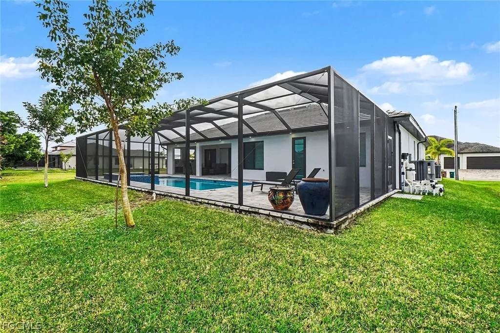 3621 NW 1st Street Cape Coral FL 33993