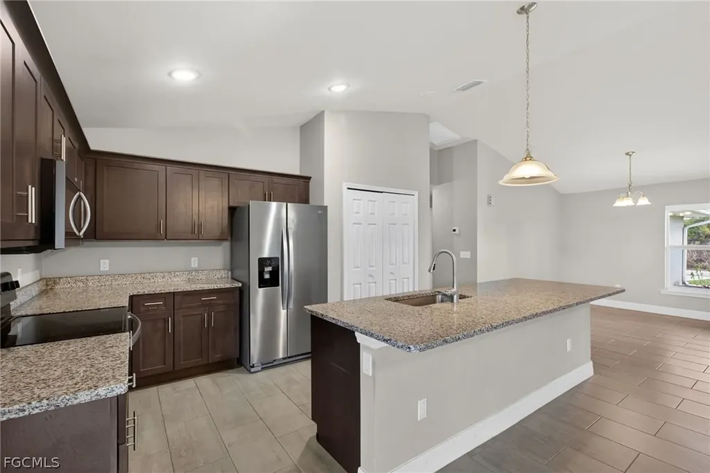6023 Thrush Avenue Fort Myers FL 33905