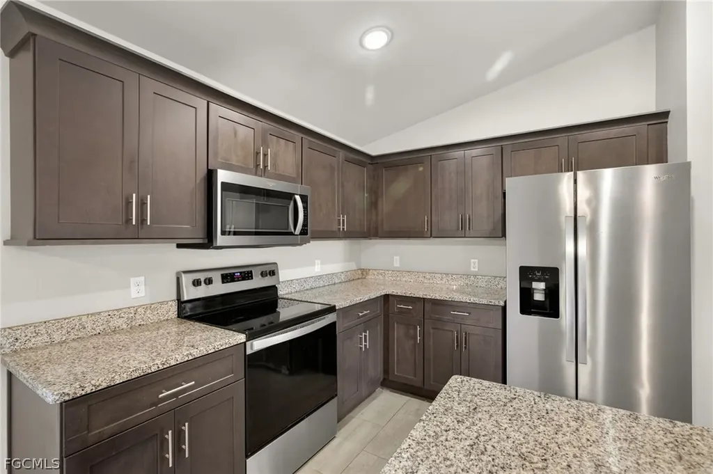 6023 Thrush Avenue Fort Myers FL 33905