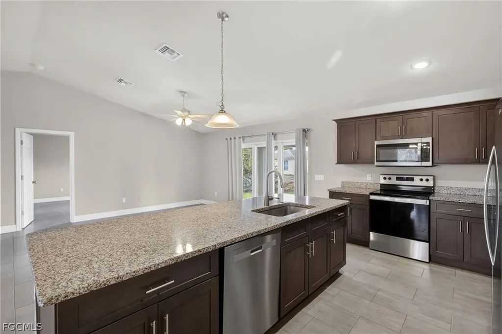 6023 Thrush Avenue Fort Myers FL 33905