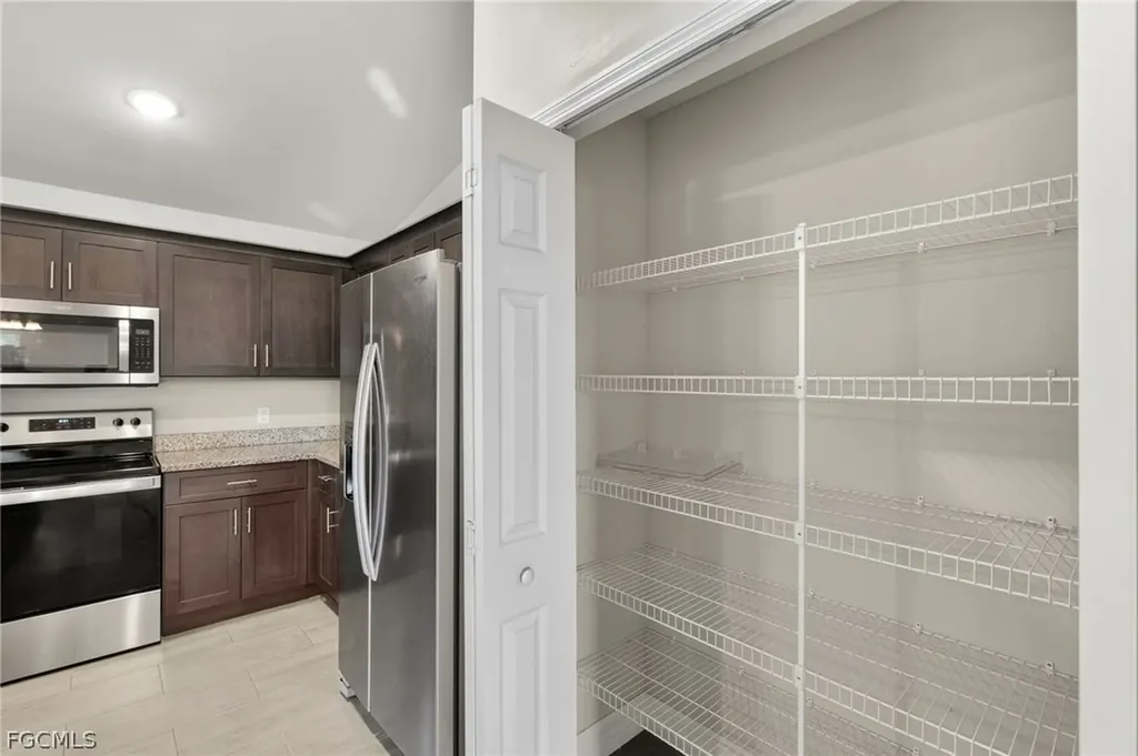 6023 Thrush Avenue Fort Myers FL 33905