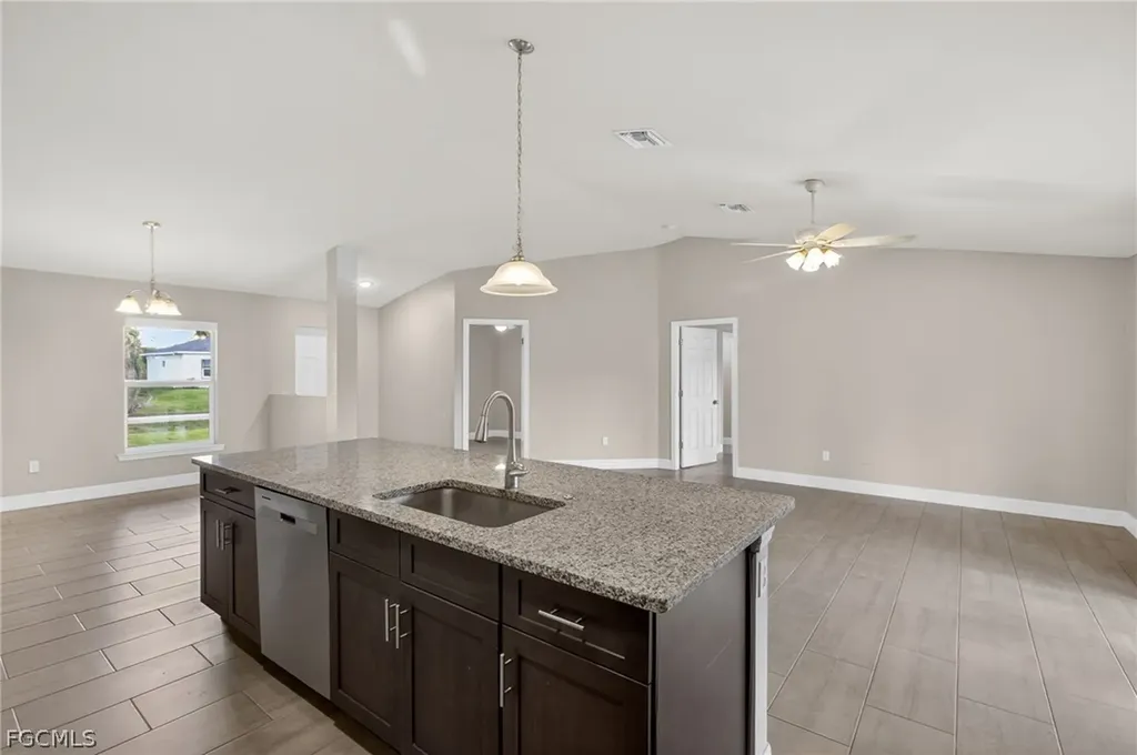 6023 Thrush Avenue Fort Myers FL 33905