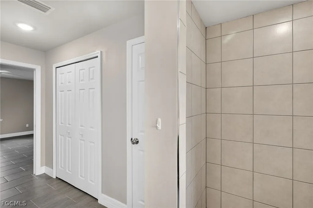 6023 Thrush Avenue Fort Myers FL 33905