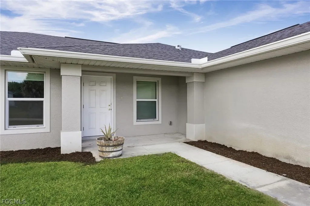 6023 Thrush Avenue Fort Myers FL 33905