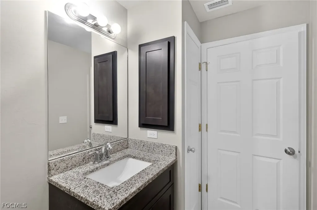 6023 Thrush Avenue Fort Myers FL 33905