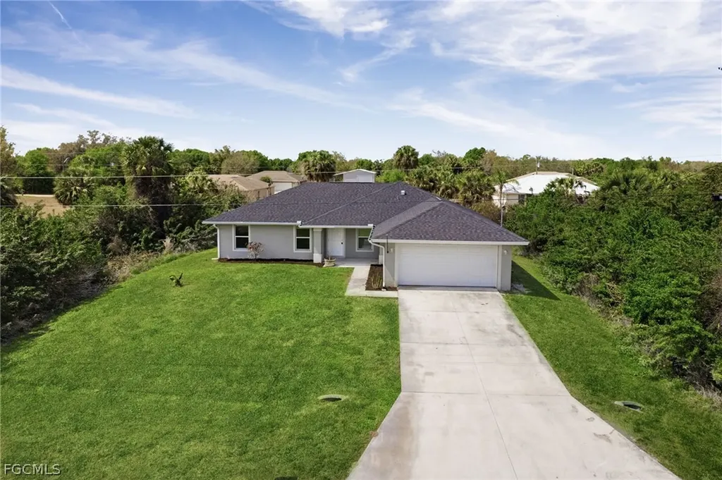 6023 Thrush Avenue Fort Myers FL 33905