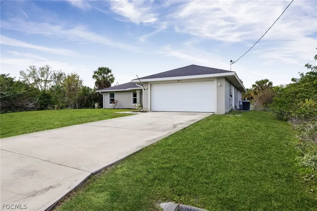 6023 Thrush Avenue Fort Myers FL 33905